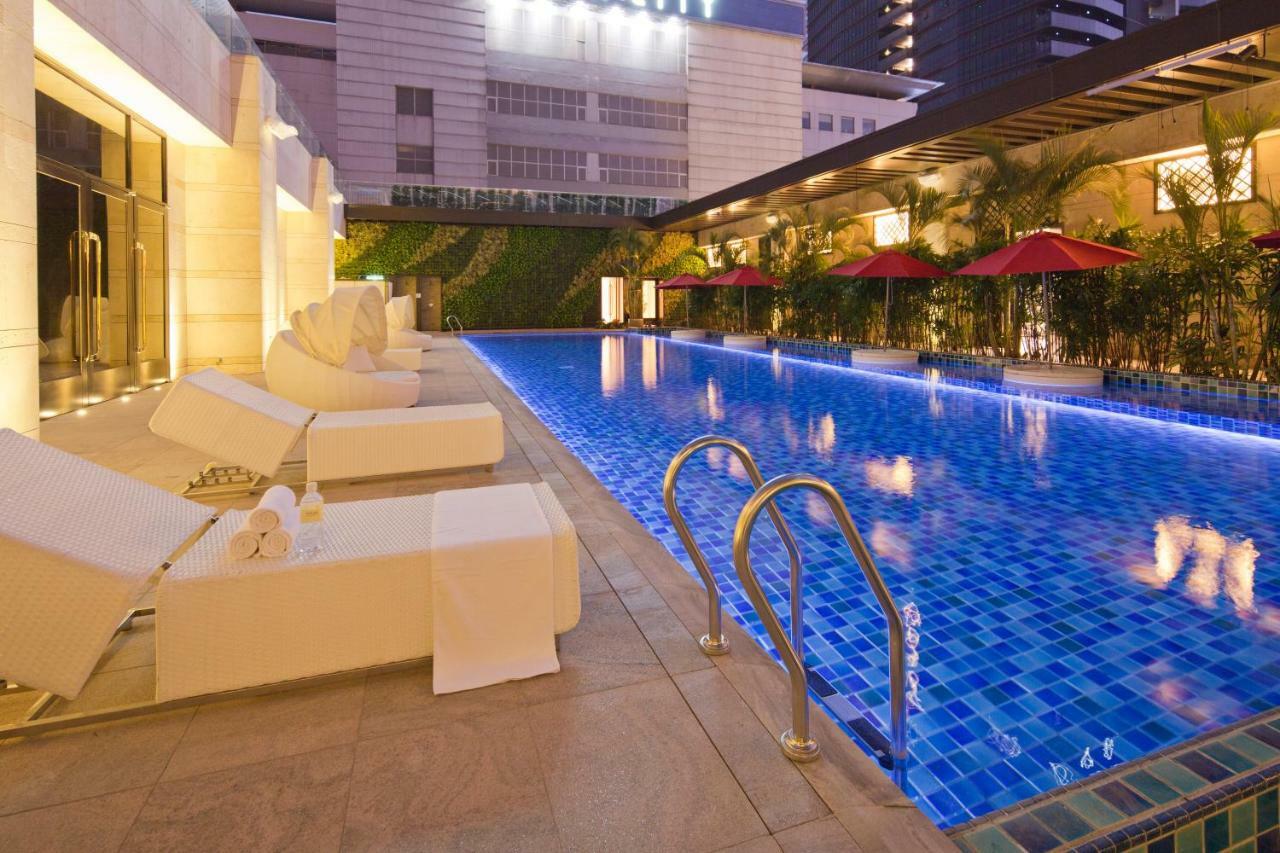 The Lin Hotel Ταϊχούνγκ Εξωτερικό φωτογραφία The swimming pool at the hotel